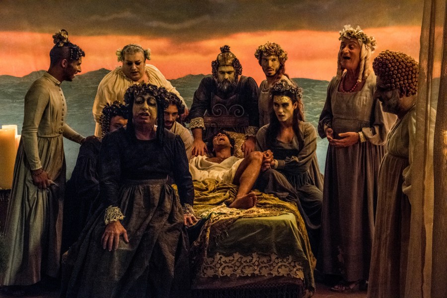 02270-peppe-barra-in-napoli-velata_foto-di-gianni-fiorito